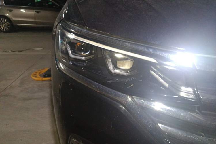Used Volkswagen Viloran 2020 380TSI Prestige Edition Right Front Headlight