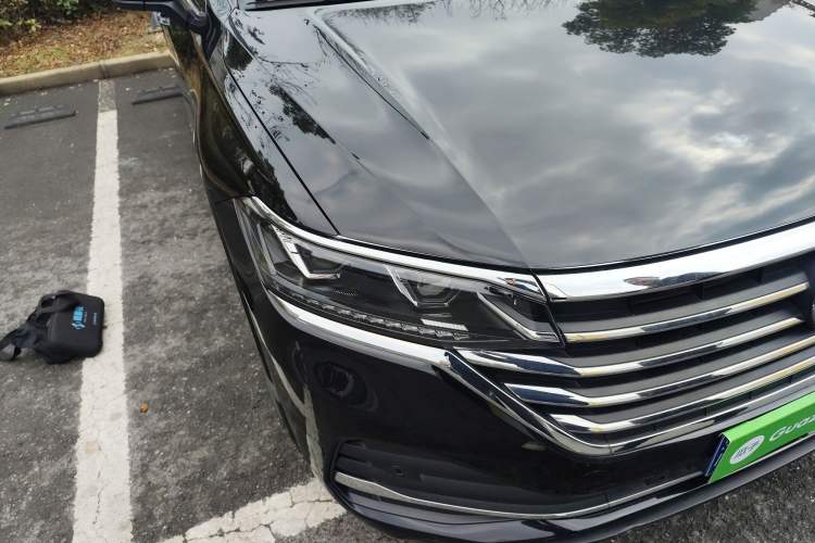 Used Volkswagen Viloran 2020 330TSI Luxury Edition Right Front Headlight