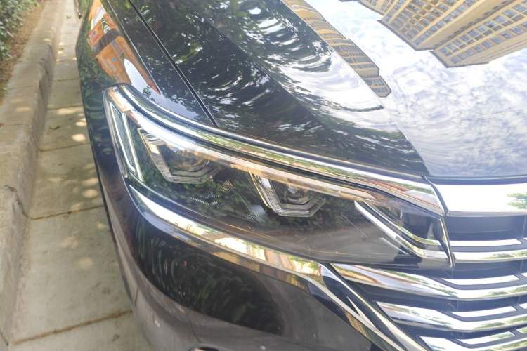 Used Volkswagen Viloran 2020 380TSI Prestige Edition Right Front Headlight