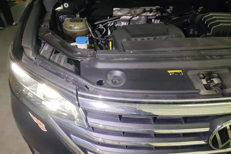 Used Volkswagen Viloran 2020 330TSI Luxury Edition Right Front Headlight