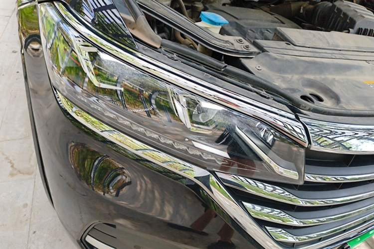 Used Volkswagen Viloran 2020 330TSI Luxury Edition Right Front Headlight