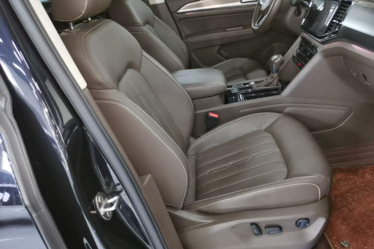 Used Volkswagen Viloran 2020 330TSI Luxury Edition Right Front Seat
