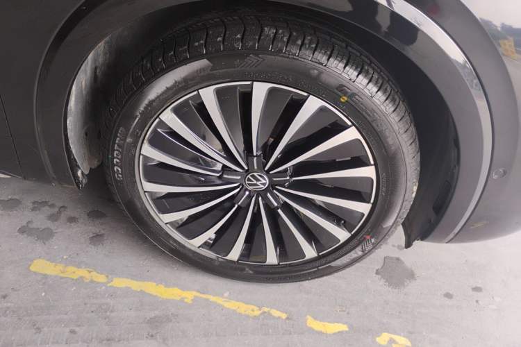 Used Volkswagen Viloran 2020 380TSI Prestige Edition Right Front Wheel Hub