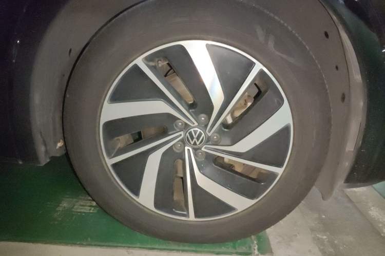 Used Volkswagen Viloran 2020 330TSI Luxury Edition Right Front Wheel Hub
