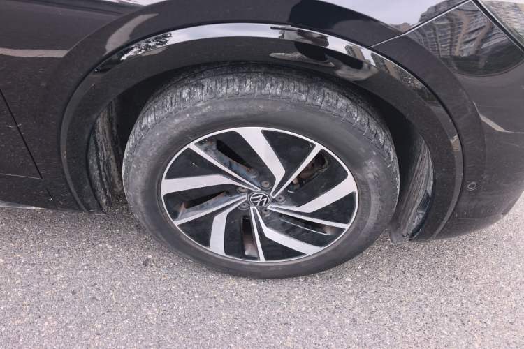 Used Volkswagen Viloran 2020 330TSI Luxury Edition Right Front Wheel Hub