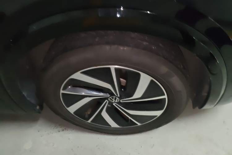 Used Volkswagen Viloran 2020 330TSI Luxury Edition Right Front Wheel Hub