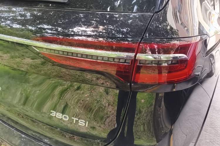 Used Volkswagen Viloran 2020 380TSI Prestige Edition Right Rear Taillight
