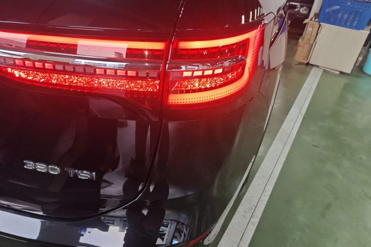 Used Volkswagen Viloran 2020 380TSI Prestige Edition Right Rear Taillight