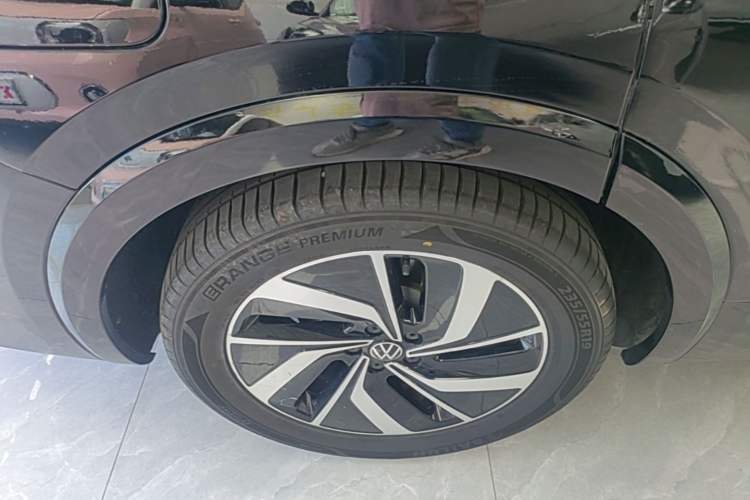 Used Volkswagen Viloran 2020 330TSI Luxury Edition Right Rear Wheel Hub