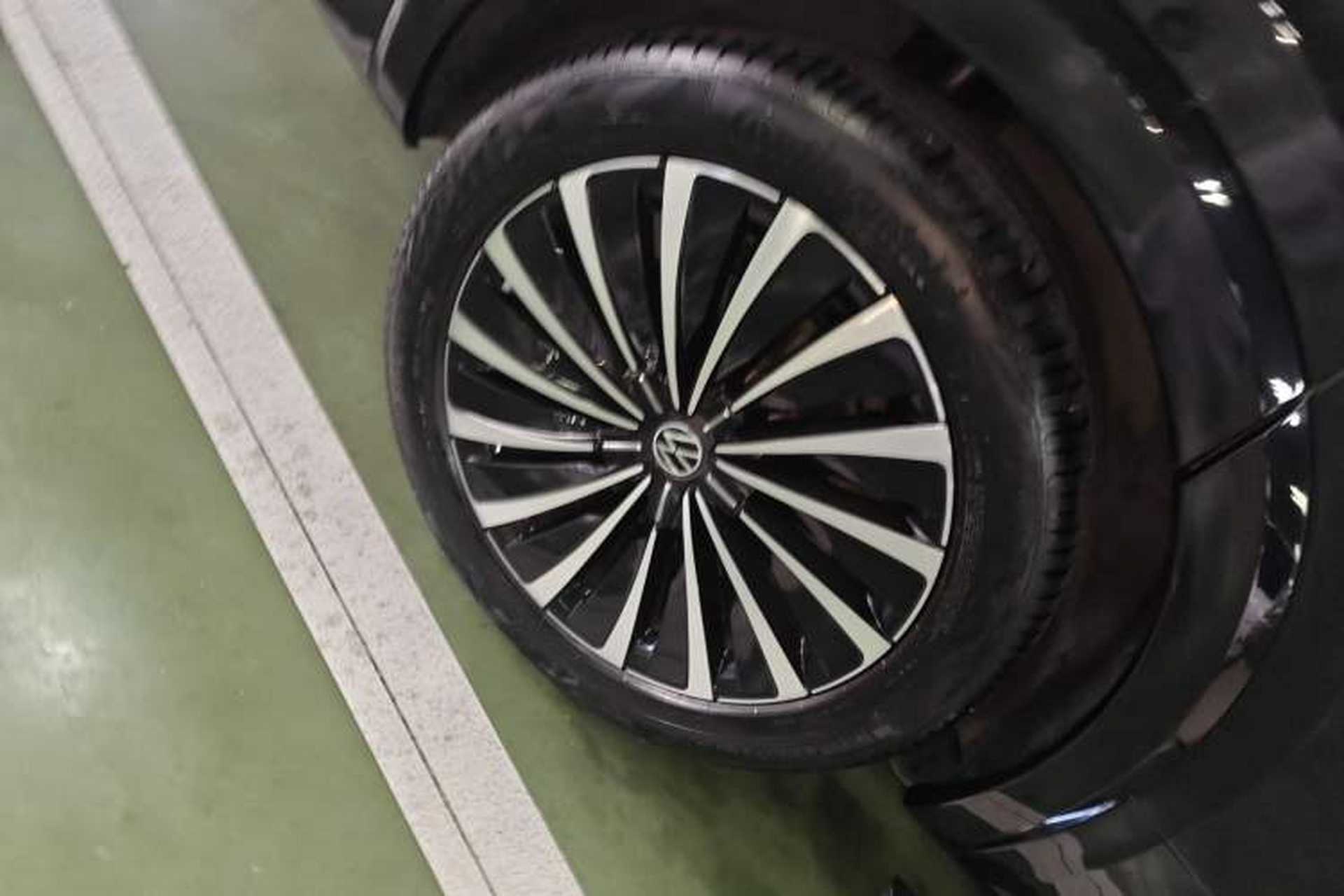 Used Volkswagen Viloran 2020 380TSI Prestige Edition Right Rear Wheel Hub