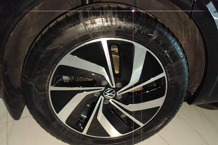 Used Volkswagen Viloran 2020 330TSI Luxury Edition Right Rear Wheel Hub