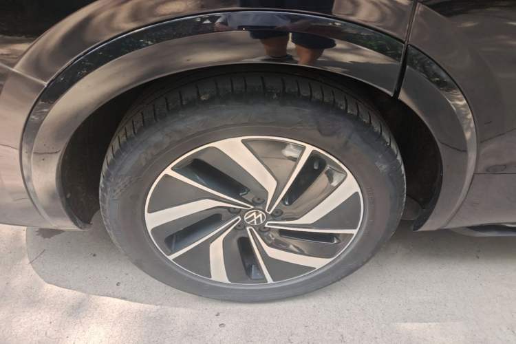 Used Volkswagen Viloran 2020 330TSI Luxury Edition Right Rear Wheel Hub
