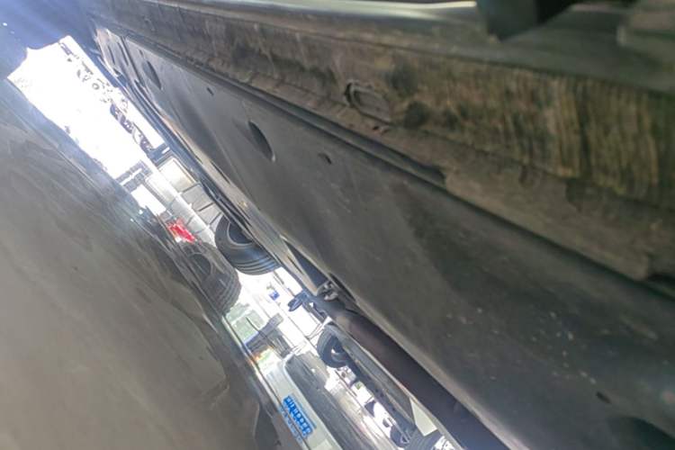 Used Volkswagen Viloran 2020 330TSI Luxury Edition Right Side Sill
