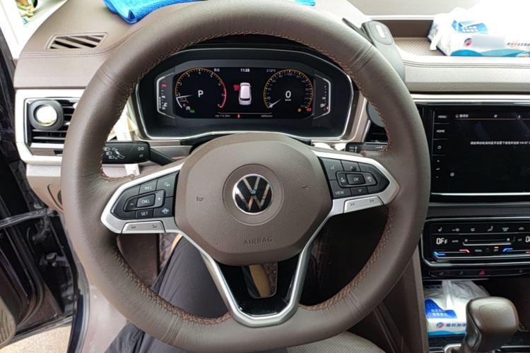 Used Volkswagen Viloran 2020 330TSI Luxury Edition Steering Wheel