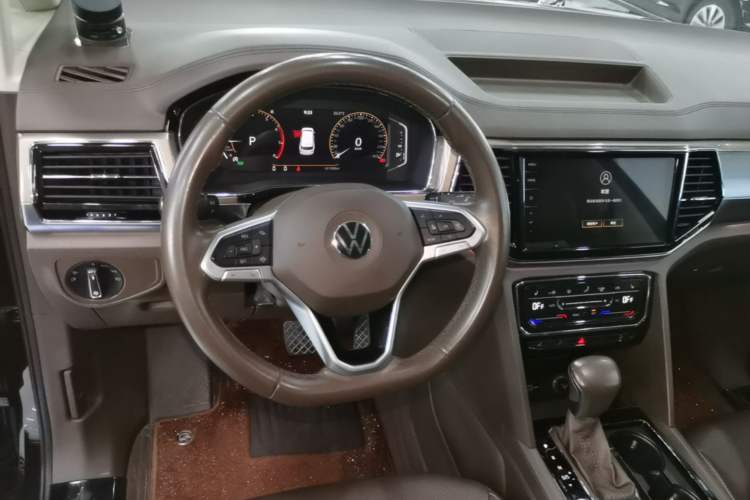Used Volkswagen Viloran 2020 330TSI Luxury Edition Steering Wheel