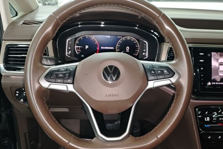 Used Volkswagen Viloran 2020 330TSI Luxury Edition Steering Wheel