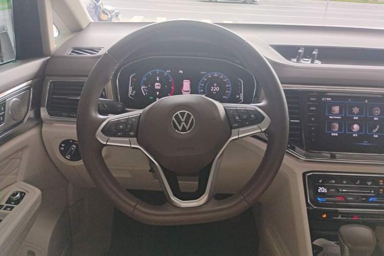 Used Volkswagen Viloran 2020 380TSI Prestige Edition Steering Wheel
