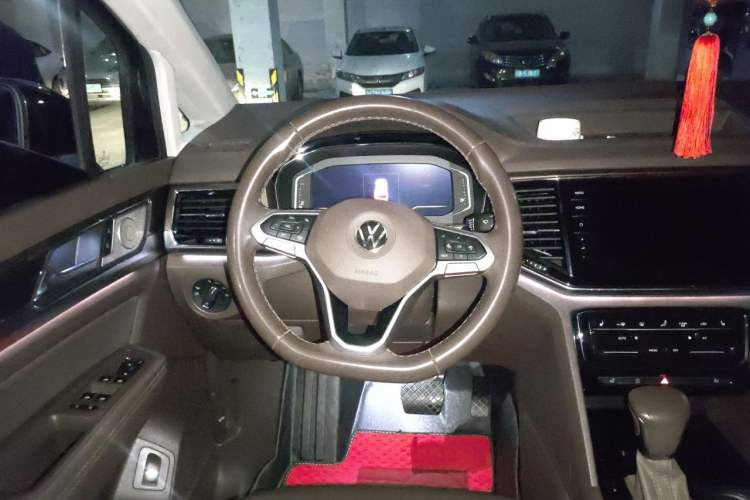 Used Volkswagen Viloran 2020 330TSI Luxury Edition Steering Wheel
