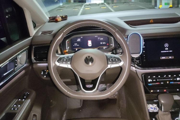 Used Volkswagen Viloran 2020 330TSI Luxury Edition Steering Wheel