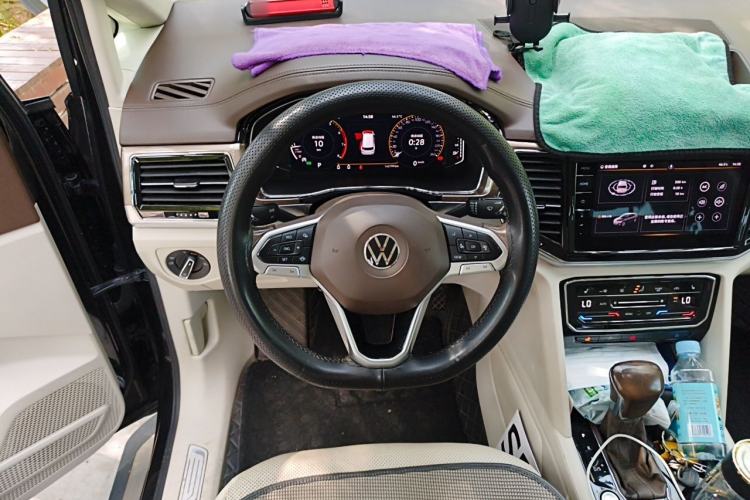 Used Volkswagen Viloran 2020 330TSI Luxury Edition Steering Wheel