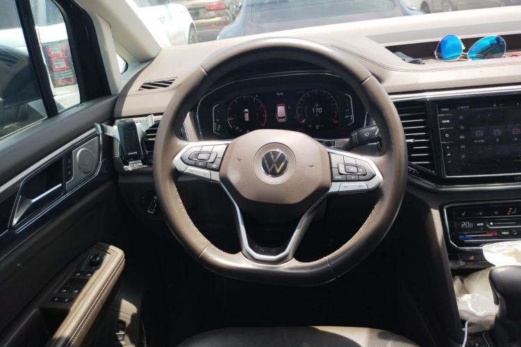 Used Volkswagen Viloran 2020 330TSI Luxury Edition Steering Wheel