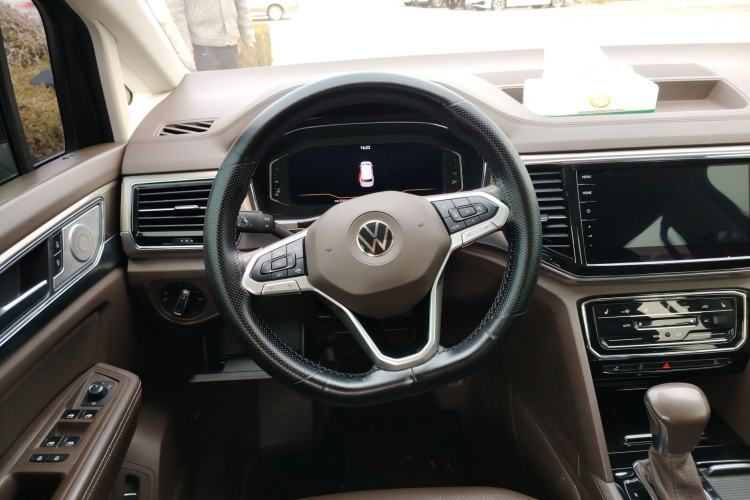 Used Volkswagen Viloran 2020 330TSI Luxury Edition Steering Wheel
