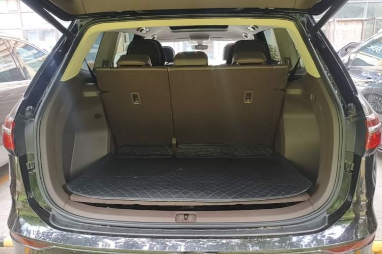 Used Volkswagen Viloran 2020 380TSI Prestige Edition Trunk