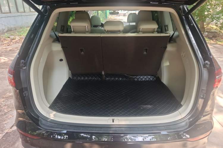 Used Volkswagen Viloran 2020 330TSI Luxury Edition Trunk