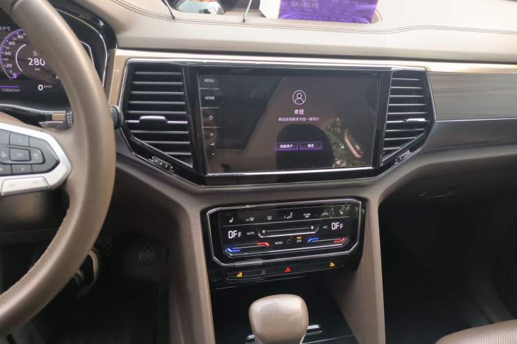 Used Volkswagen Viloran 2020 330TSI Luxury Edition Audio And AC Panel