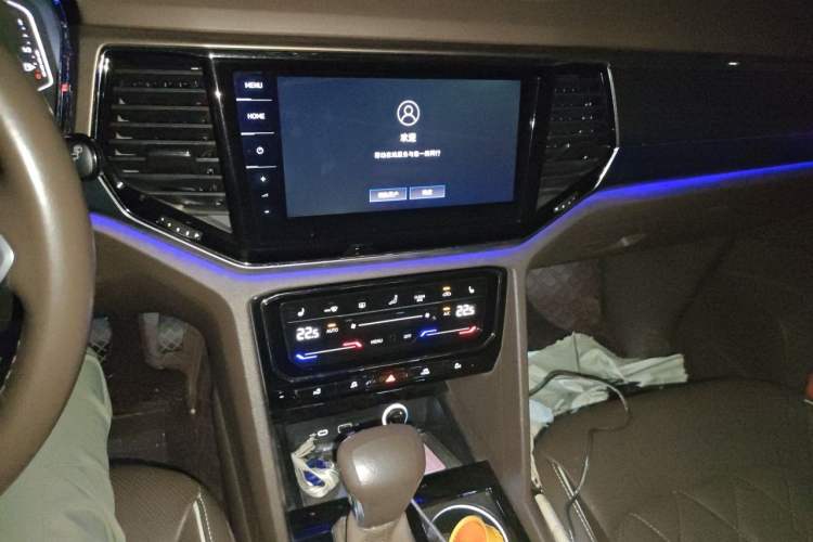 Used Volkswagen Viloran  Audio And AC Panel
