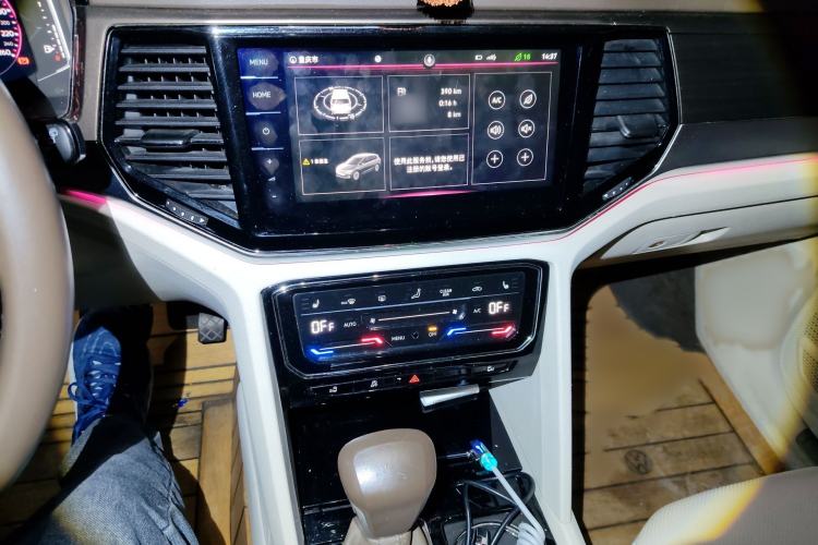 Used Volkswagen Viloran 2020 380TSI Prestige Edition Audio And AC Panel