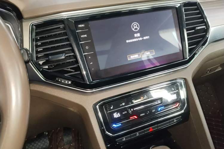 Used Volkswagen Viloran 2020 330TSI Business Edition Audio And AC Panel