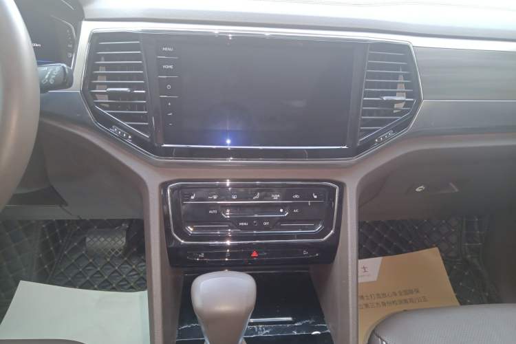 Used Volkswagen Viloran 2020 380TSI Prestige Edition Audio And AC Panel