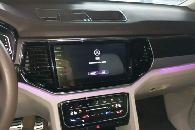 Used Volkswagen Viloran 2020 330TSI Luxury Edition Audio And AC Panel