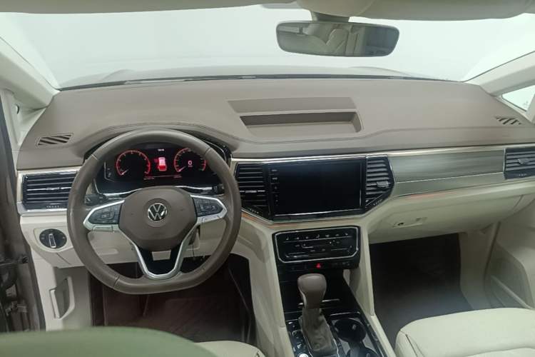 Used Volkswagen Viloran 2020 380TSI Prestige Edition Center Console
