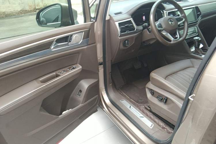 Used Volkswagen Viloran 2020 330TSI Luxury Edition Driver Seat