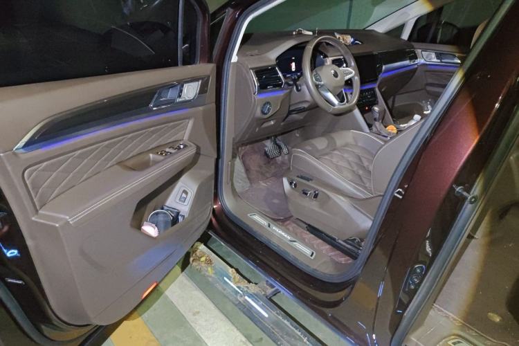 Used Volkswagen Viloran  Driver Seat