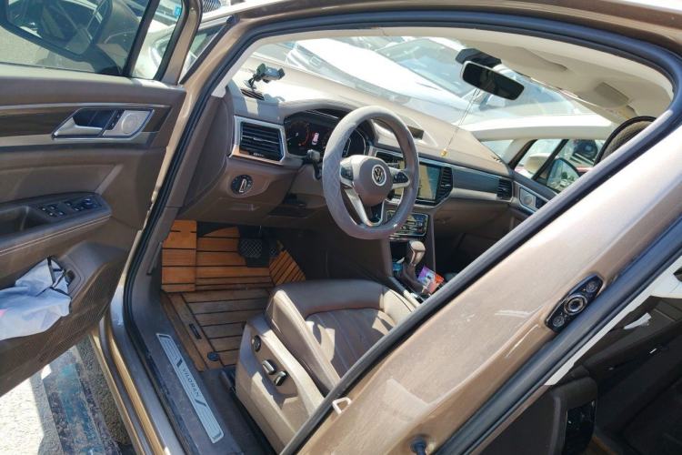 Used Volkswagen Viloran 2020 330TSI Luxury Edition Driver Seat