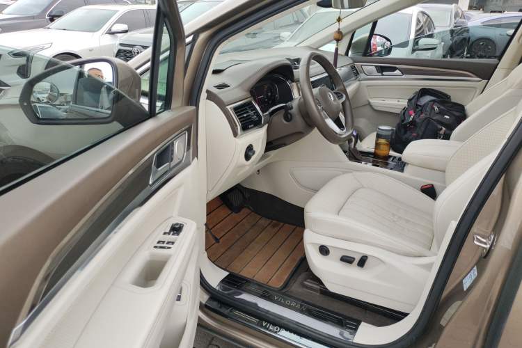 Used Volkswagen Viloran 2020 330TSI Luxury Edition Driver Seat