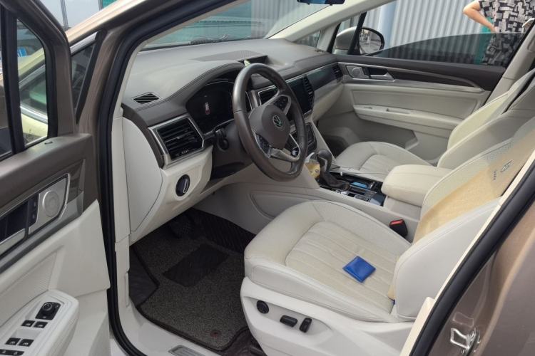 Used Volkswagen Viloran 2020 330TSI Luxury Edition Driver Seat