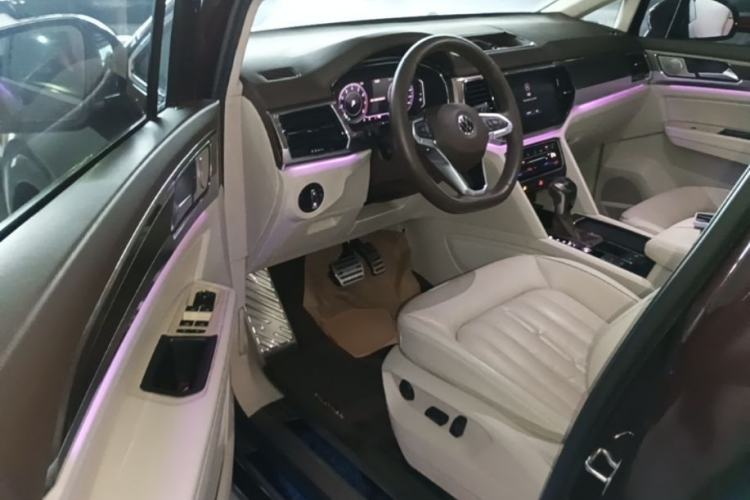 Used Volkswagen Viloran 2020 330TSI Luxury Edition Driver Seat