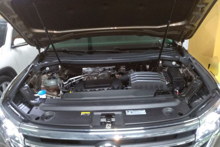 Used Volkswagen Viloran 2020 330TSI Luxury Edition Engine Bay