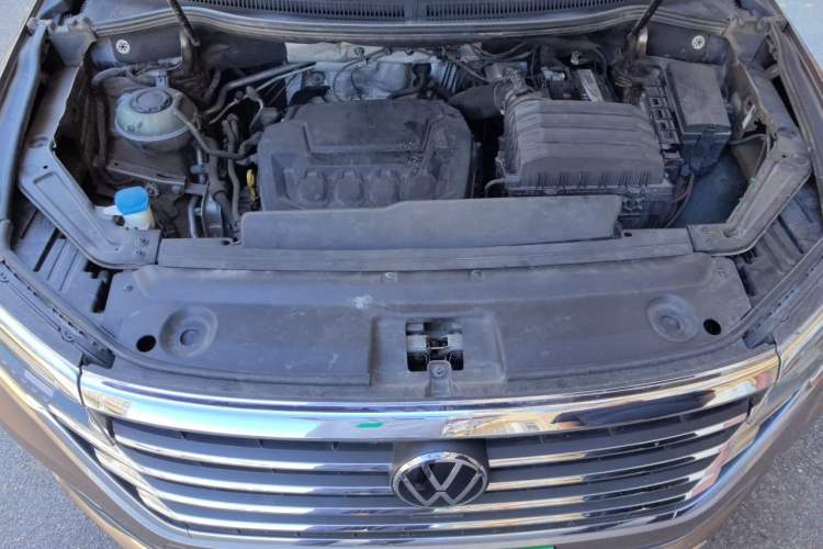 Used Volkswagen Viloran 2020 330TSI Luxury Edition Engine Bay