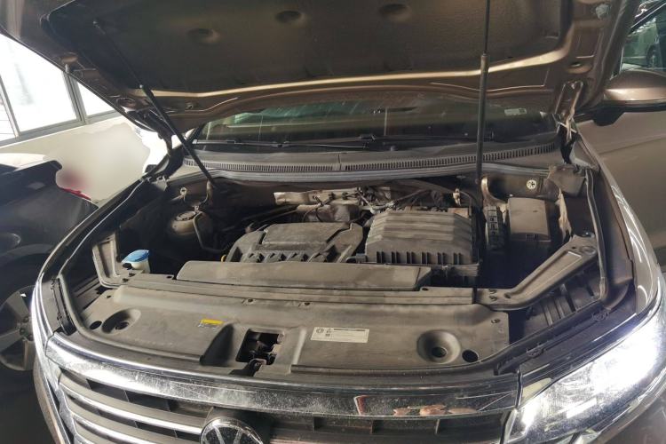 Used Volkswagen Viloran 2020 330TSI Luxury Edition Engine Bay