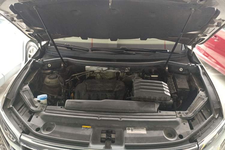 Used Volkswagen Viloran 2020 330TSI Business Edition Engine Bay