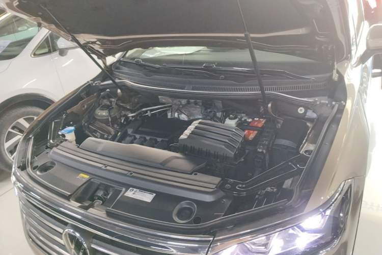 Used Volkswagen Viloran 2020 330TSI Business Edition Engine Bay