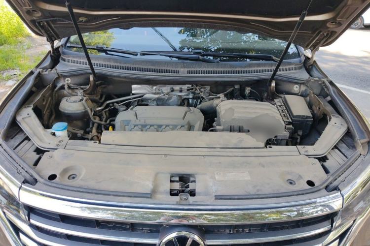 Used Volkswagen Viloran 2020 330TSI Luxury Edition Engine Bay