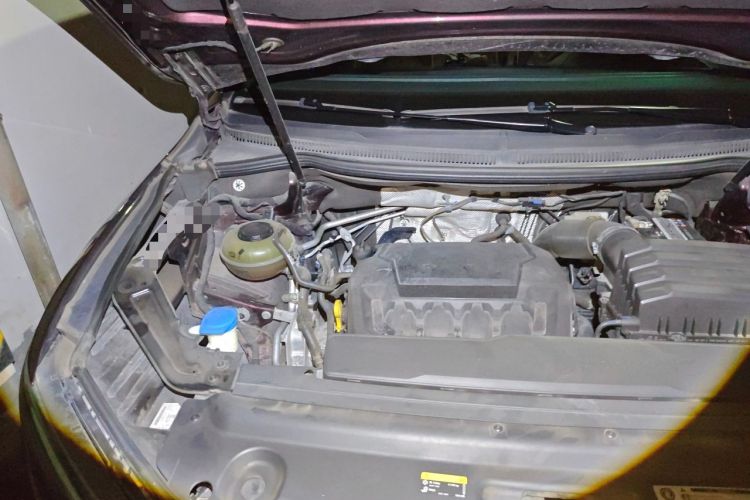 Used Volkswagen Viloran  Engine Bay Right
