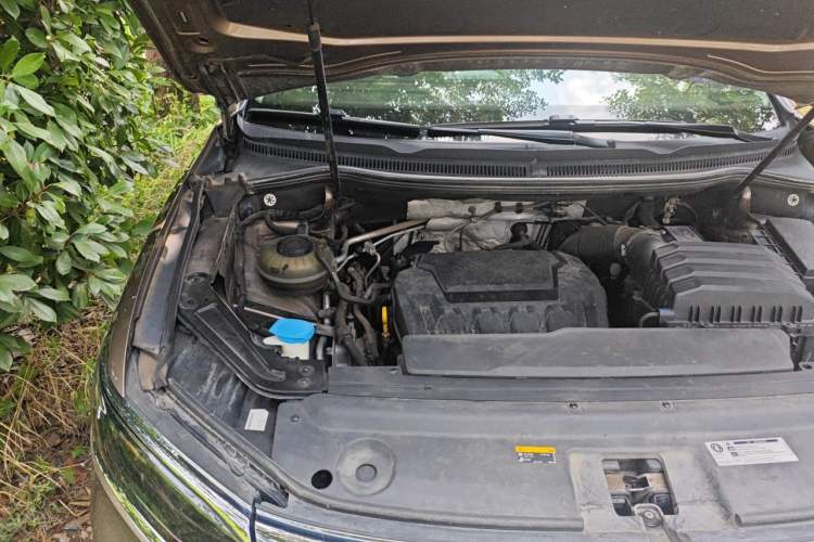 Used Volkswagen Viloran 2020 380TSI Prestige Edition Engine Bay Right