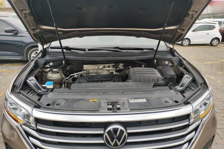 Used Volkswagen Viloran 2020 330TSI Luxury Edition Engine Bay